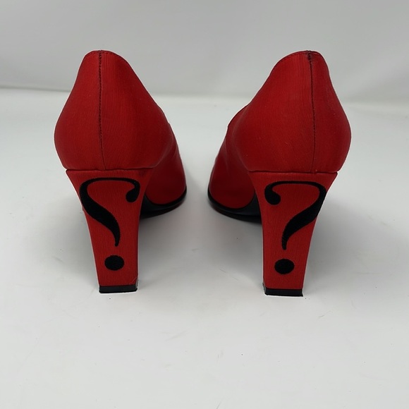 Moschino Red Fabric Question Mark Pumps Vintage - Picture 5 of 15